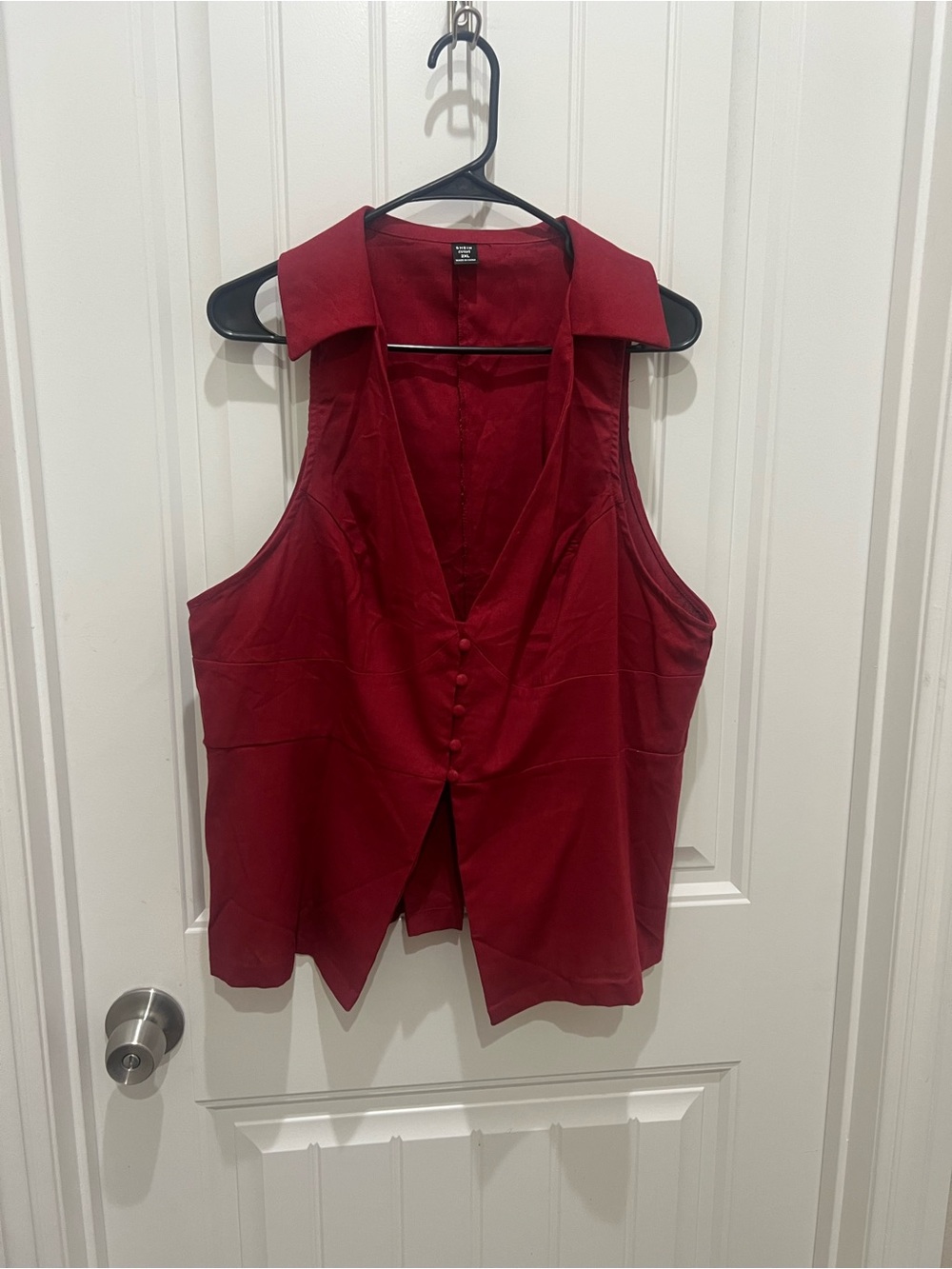 SHEIN Red Sleeveless V-Neck Button Front Tunic